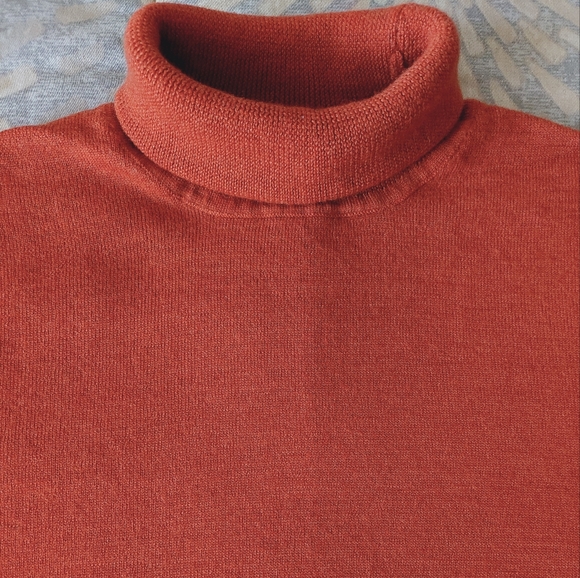 Fine Italian Merino wool turtle neck sweater size PL. - Picture 8 of 9